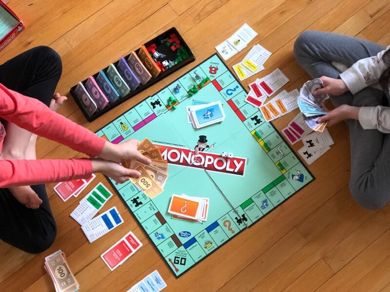 10 Best Family Board Games for Memorable Holiday Fun